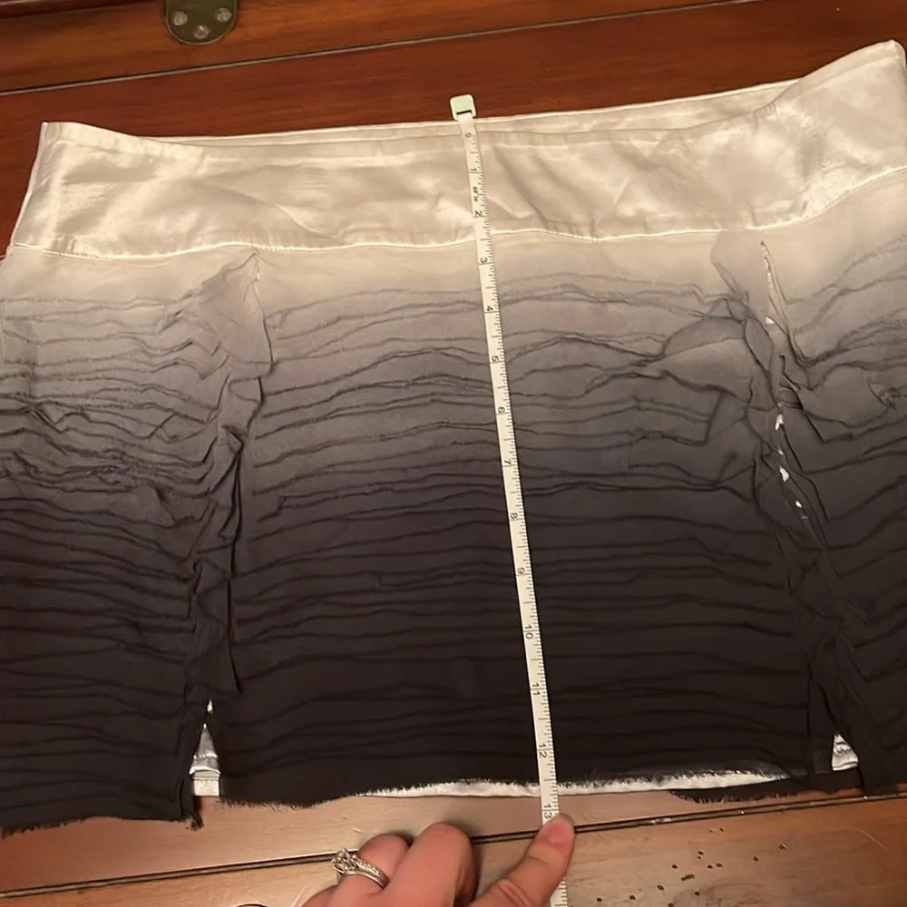 Bebe mini skirt sz L - Picture 6 of 9